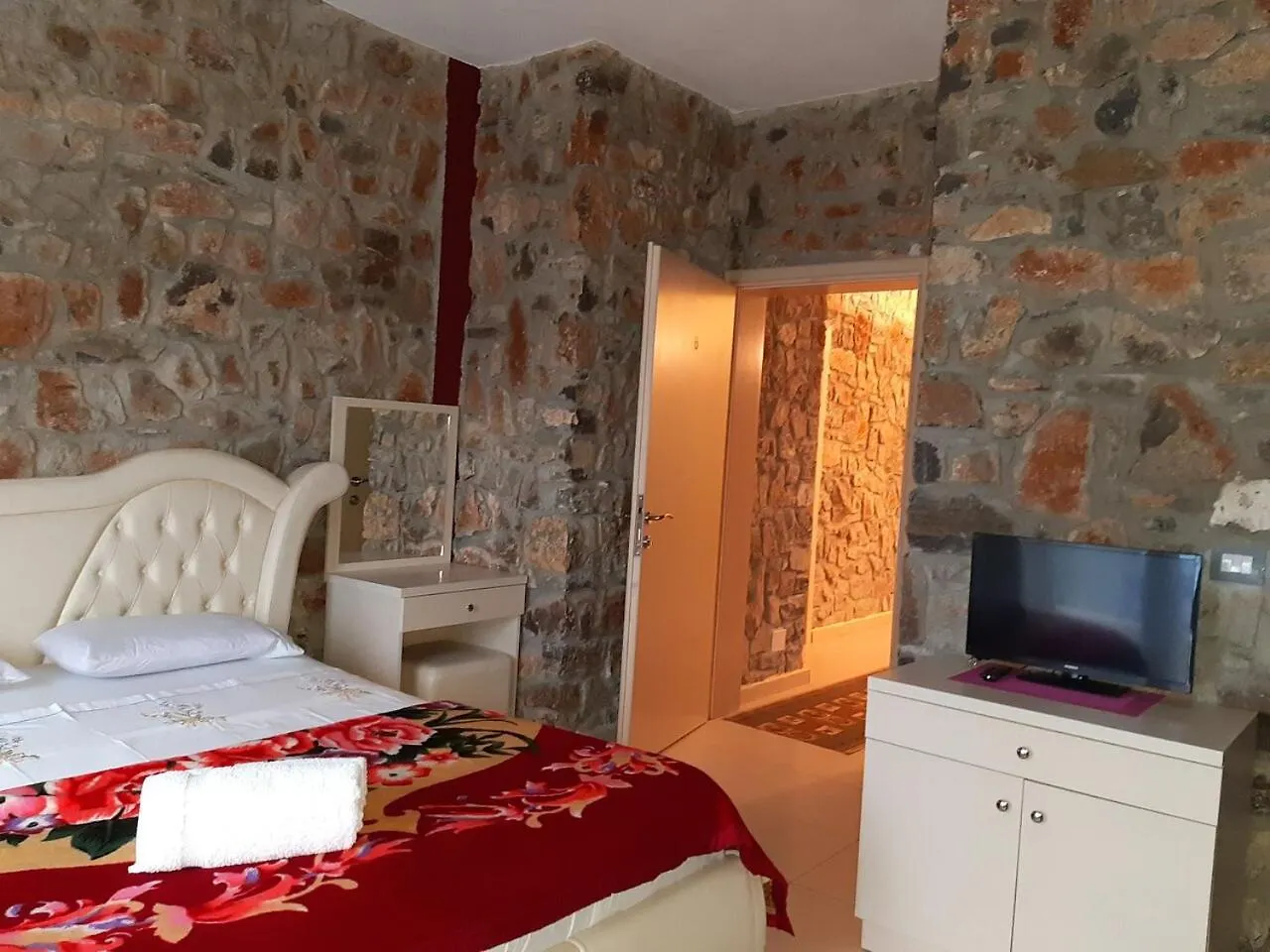 Hotel Villa Stone Dream Bar Restaurant Udenisht 0*,  Albánie